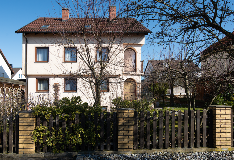 VIEL RAUM FÜR IDEEN – Freistehendes Einfamilienhaus in hervorragender Wohnlage